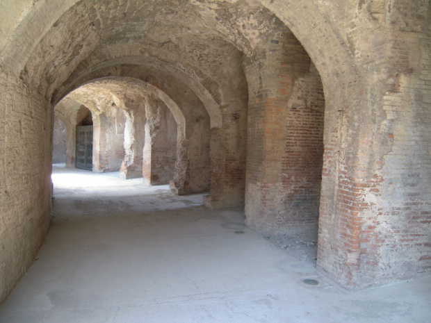 Capua - ruiny amfiteatru. #Campania #Neapol #Włochy