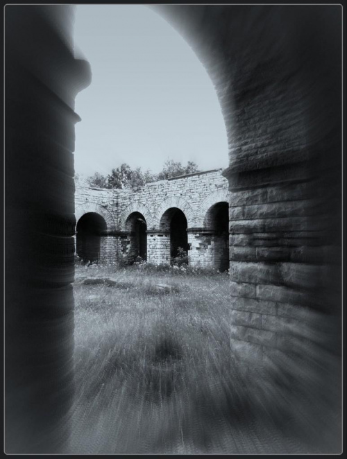Totenburg - Mauzoleum w Wałbrzychu. Polecam: http://www.youtube.com/watch?v=YMUdk43jNFI #mauzoleum #ruiny #Totenburg #Wałbrzych #zabytki #DolnyŚląsk #Waldenburg