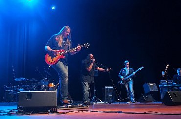 Finał WOSP w SOK; Suwałki - 12.I.2014 - m.in. Czerwony Tulipan, Bracia i Siostry, Czeremszyna #BraciaISiostry #Czeremszyna #koncert #muzyka #SuwalskiOśrodekKultury #Suwałki #WielkaOrkiestraŚwiątecznejPomocy