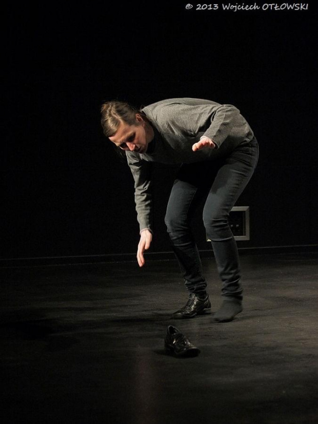 Teatr-Akcje 2013 , Performens “Black” Mette Edvardsen; SOK Suwałki – Sala kameralna 02/08/2013 #performens #SuwalskiOśrodekKultury