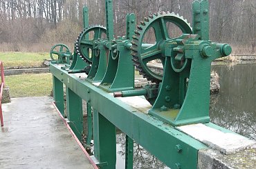 Eletrownia wodna na rzece Wieprz w Michalowie, urządzenia jazu #Michalów #ElektrowniaWodna #Wieprz