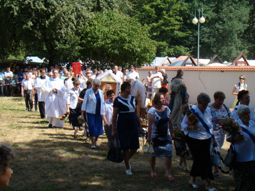 Procesja z Klasztoru do polowego ołtarza #KlasztorRytwiany