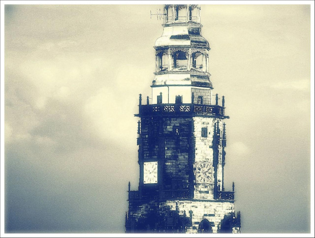 Świdnica. Wieża katedry pw. św. Stanisława i św. Wacława (widok z wieży ratuszowej) #DolnyŚląsk #zabytki #Świdnica #Schweidnitz #DiecezjaŚwidnicka