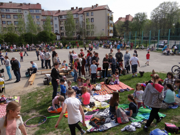 Szkolno-rodzinny piknik zorganizowany w ramach obchodów Dni Patrona - 26.04.2014 #Sp4Piknik