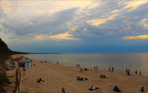 W oczekiwaniu na zachód słońca #Kołobrzeg #plaża #wakacje