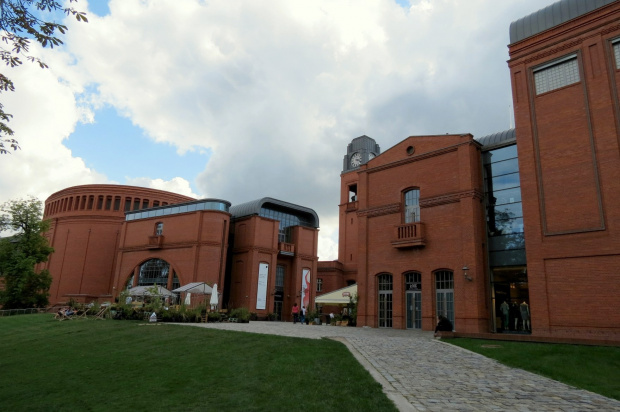 Stary Browar - Centrum Biznesu i Sztuki w Poznaniu,
niezwykły kompleks o pow. 130 000 m2