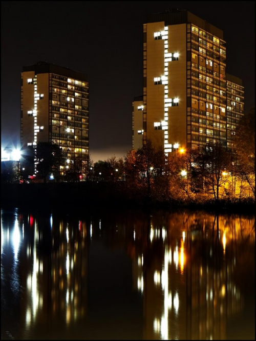 Wieżowce z dzielnicy Gorbals ( Glasgow).. #NightPhotos