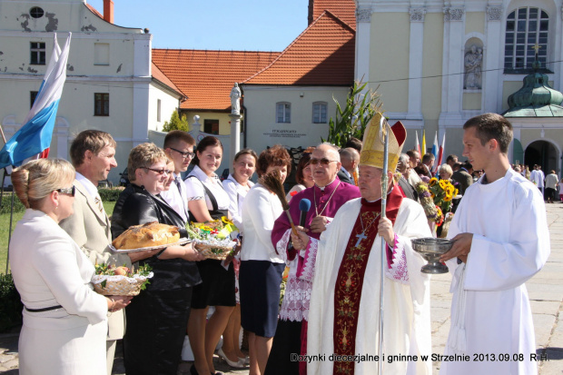 Dożynki diecezjalne i gminne w Strzelnie 2013