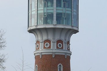 Wieża ciśnień w Piszu – wieża wodna znajdująca się w Piszu przy ulicy Gdańskiej, wybudowana w 1907 roku #Pisz #Wieża