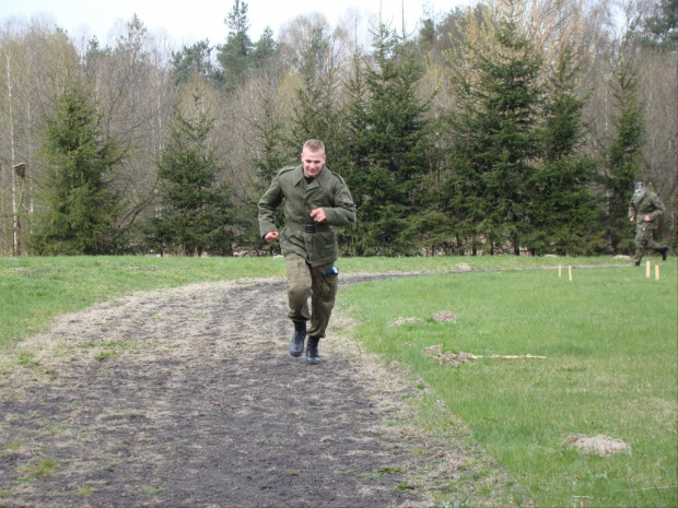 Gimnazjum na manewrach u nas zagościło
Trzydziestu "dzieciaków" fajnie się bawiło #Sobieszyn