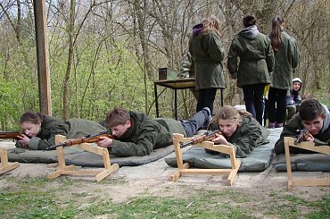 Gimnazjum na manewrach u nas zagościło
Trzydziestu "dzieciaków" fajnie się bawiło #Sobieszyn