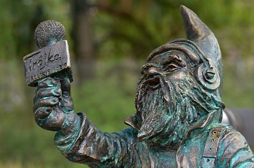 TRÓJKUĆ WYWIADEK, najnowszy krasnal we Wrocku - na specjalne życzenie dla Basi (Videll) - wiecej informacji http://www.polskieradio.pl/9/308/Artykul/1446821,Chrzest-Trojkucia-Wywiadka-i-Kladka-Trojki-we-Wroclawiu- #TrójkućWywiadek #Wrocław