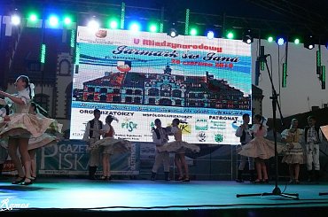 V Międzynarodowy Jarmark św. Jana - 2015- gościł zespoły folklorystyczne z Indii, Łotwy i Słowacji. Lokalni artyści to, Piska Orkiestra Dęta, Zespół Pieśni i Tańca Ziemia Piska, Zespół MY PISZANIE #Pisz